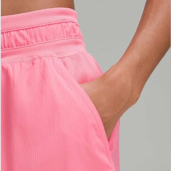 Lululemon Women’s Dance Studio High-Rise Short 3.5" Sakura Pink Size 4 - Picture 5 of 12